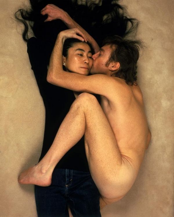 Yoko Ono & John Lennon Annie Leibovitz