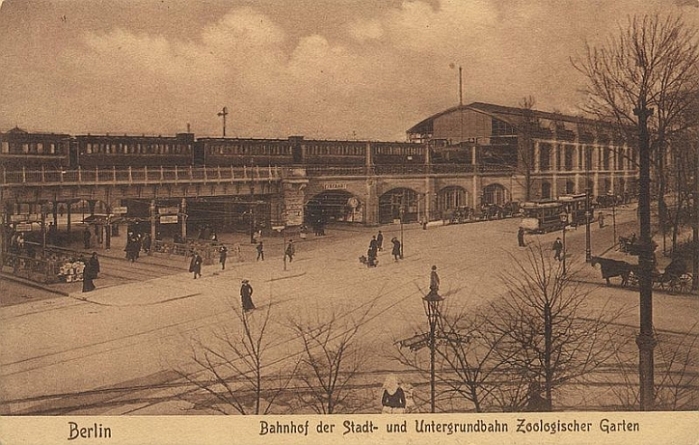 Berlin postcard Zoo Station