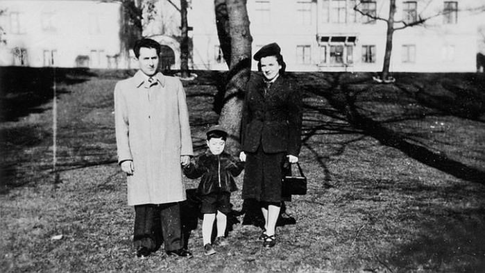 Göran Rosenberg with his parents in 1950s Sweden